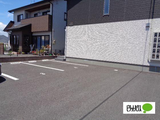 ポルト・ボヌールⅡ（101） 駐車場