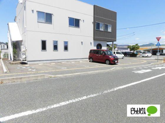 ネジュ・フルール（202） 駐車場