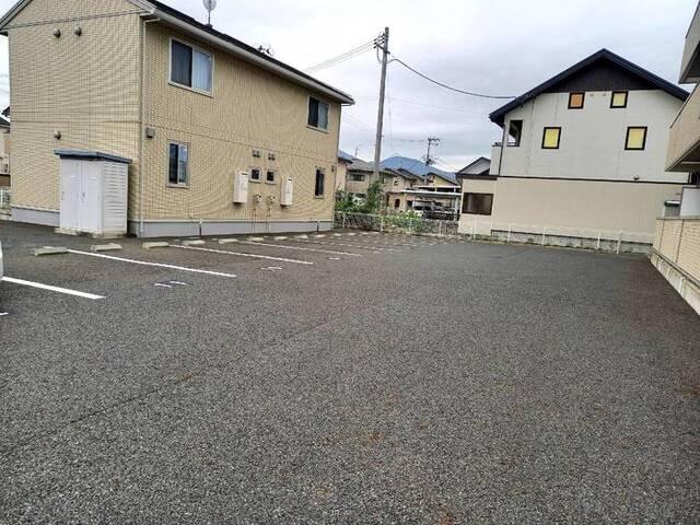 コム・シェ・ヴ　Ａ（301） 駐車場