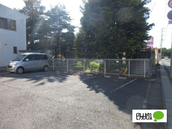 ツイン・ドミール（A） 駐車場
