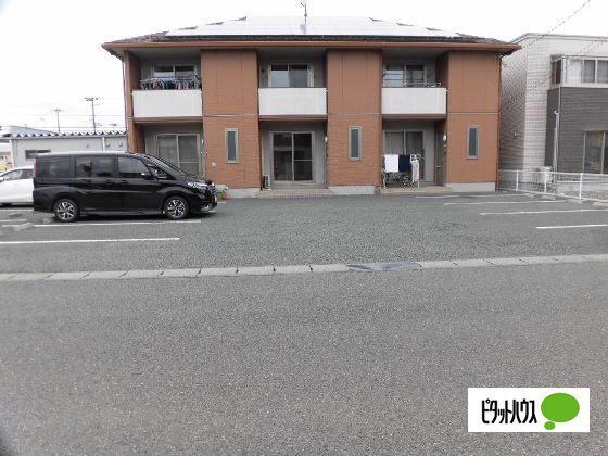 メルツ（101） 駐車場
