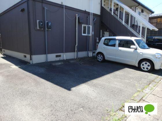 コンフォート安庭（101） 駐車場
