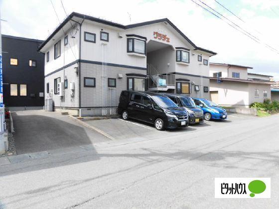 カーサグラチェ（202） 駐車場