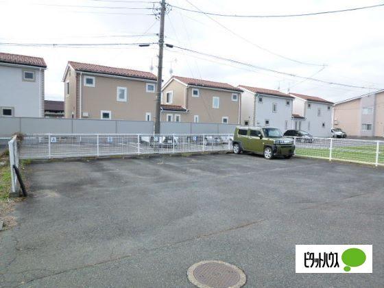 サンライズ月が丘（101） 駐車場