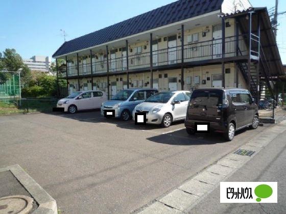Lapis RURI（205） 駐車場