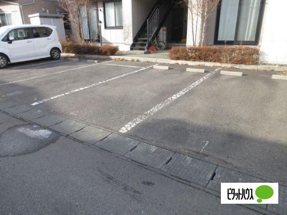 本宮レジデンス（102） 駐車場