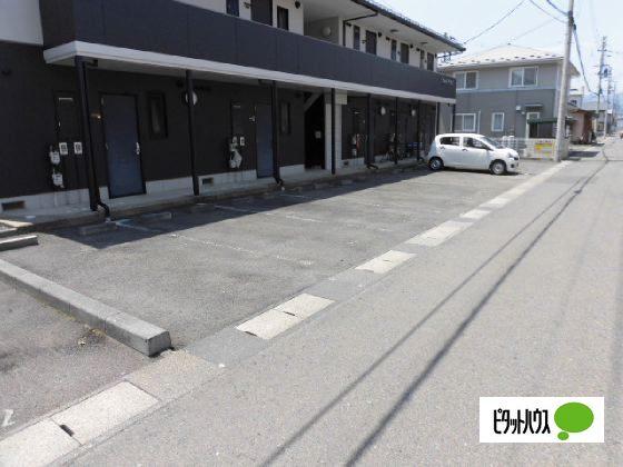 シャトル矢巾 駐車場