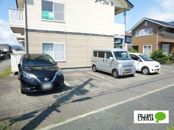 メイプル３（102） 駐車場