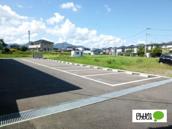 ソンブレイユ・ウエスト（206） 駐車場