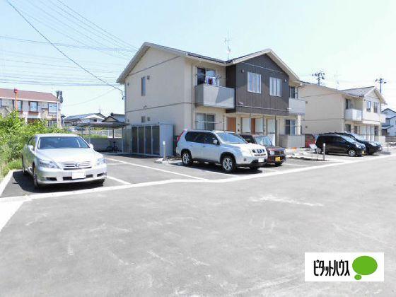 シャーメゾン with P（102） 駐車場