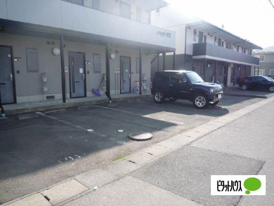 ファミール桜雲（102） 駐車場