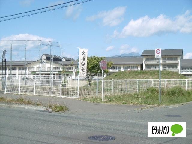 盛岡市立向中野小学校：883m