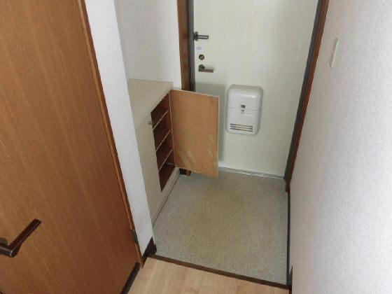 ロフティー滝沢 玄関