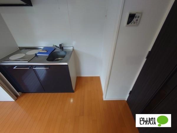 Ｃａｌｍｏ‐Ｃｕｂｅ（102） キッチン
