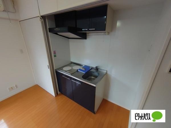 Ｃａｌｍｏ‐Ｃｕｂｅ（102） キッチン