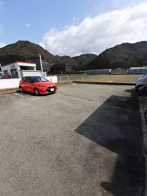 エテルノ・カーサ（203） 駐車場