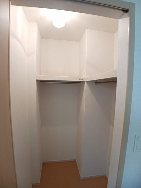 レジデンス藤原台（102） 収納