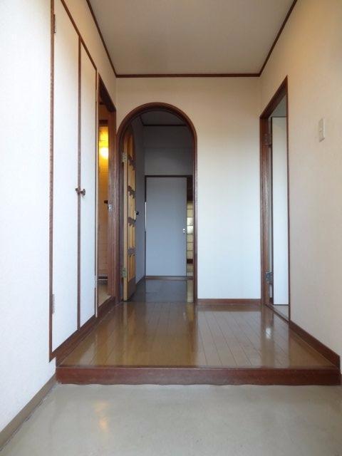 三田ヴィラオートリ 玄関