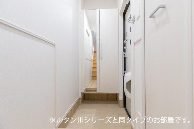ラヴィアンローズ（202） 玄関