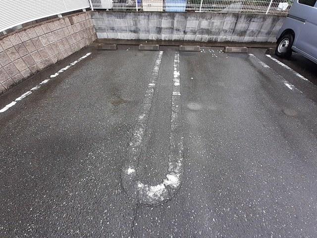 カモミールⅢ　Ａ（102） 駐車場