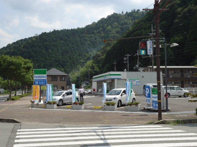 ファミリーマート篠山口駅前店：240m