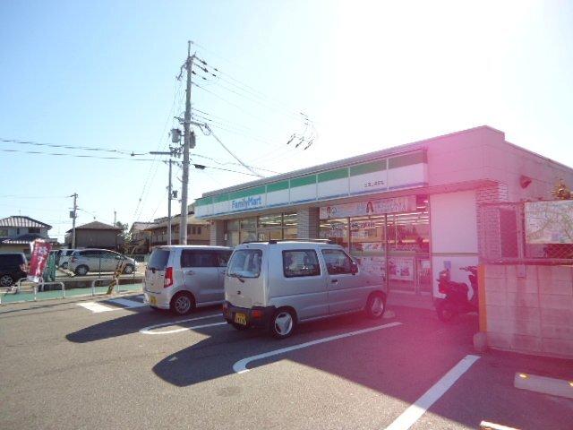 ファミリーマート三田上井沢店：625m