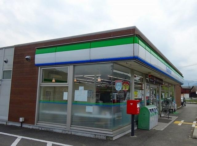 ファミリーマート氷上町常楽店：650m