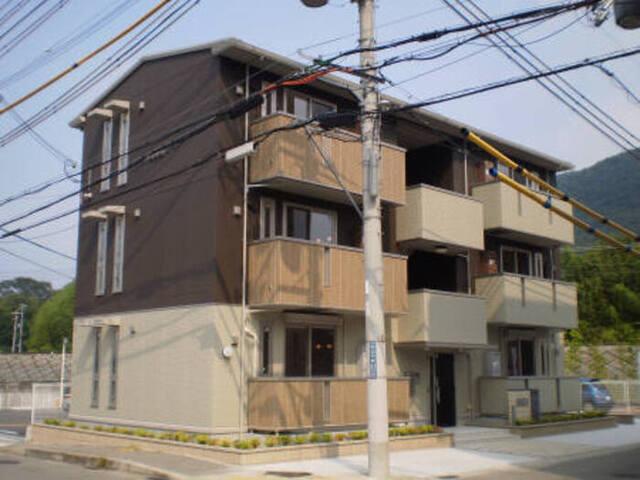 フレアコート（301） 外観