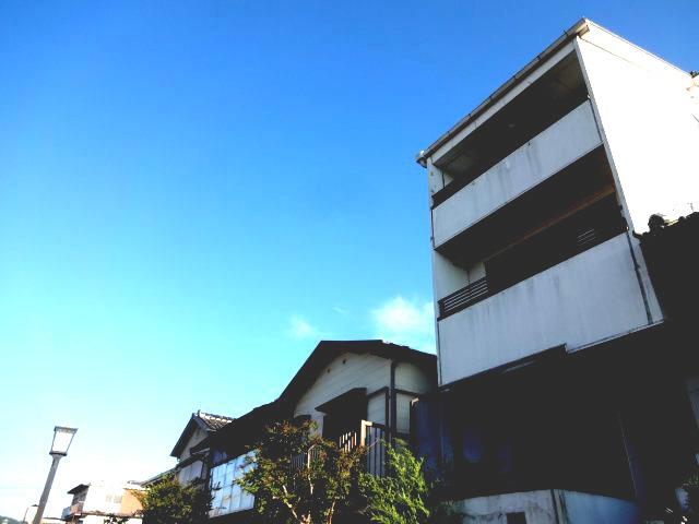 三田駅より徒歩8分 築33年6ヶ月 4階建の賃貸物件