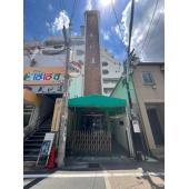隣に薬局有、商店街の中に点在