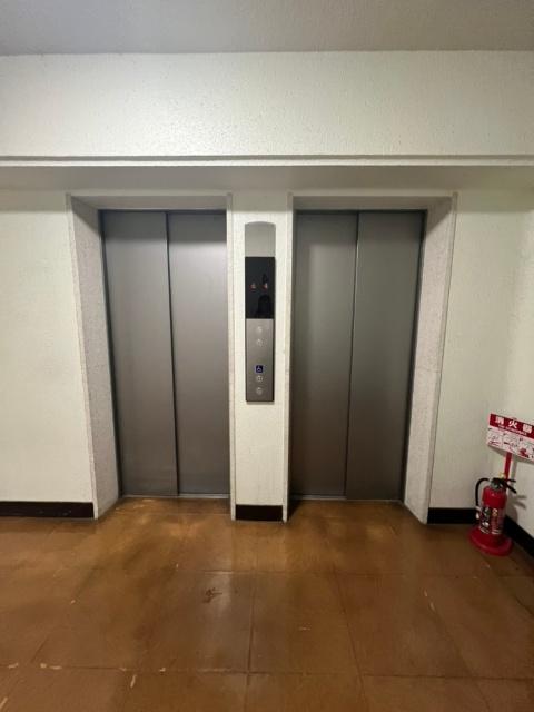 エレベーター2基