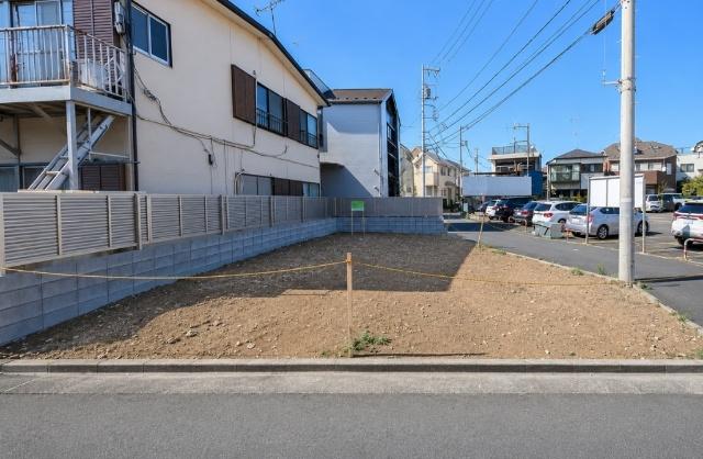 現地（2026年4月）撮影 南側も間口が広いので解放感と陽当たりがあります