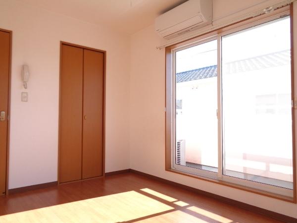 アムールコートA棟（泉町下川）（202） 室内