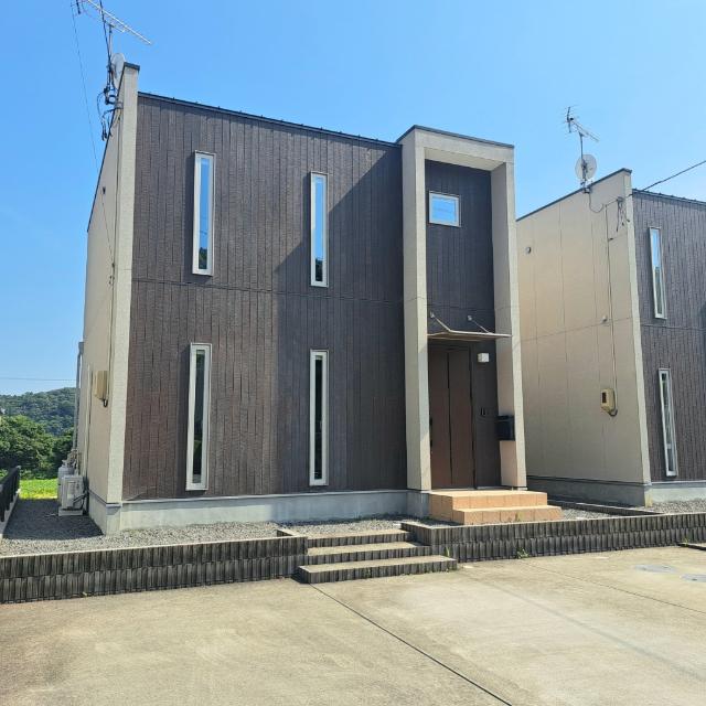  築6年7ヶ月 2階建の賃貸物件