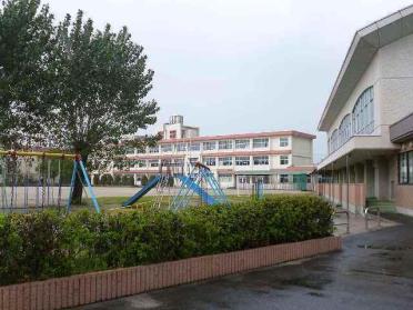 小牧市立　味岡小学校：1100m