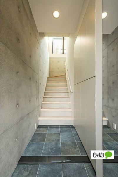 LIBERTA CASA（1） 玄関