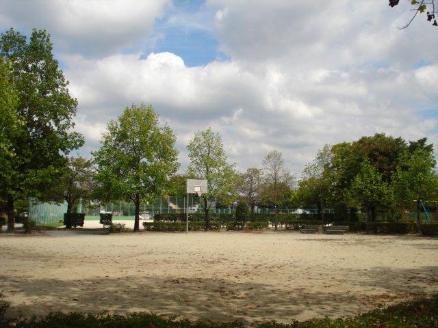 織田井戸公園：935m