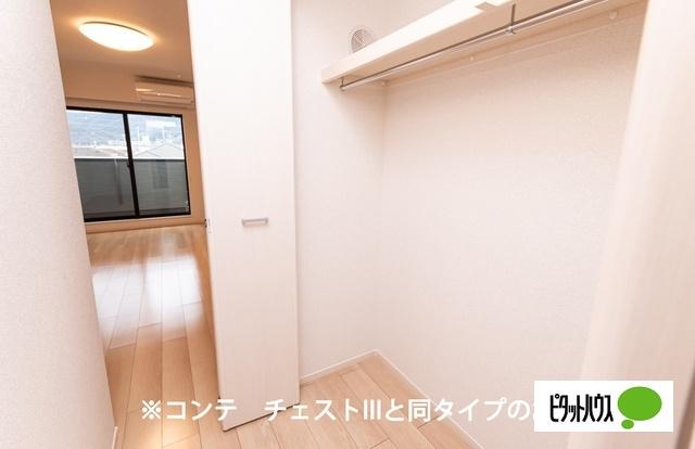 ヒカルサ　小牧田県ウエスト（303） 収納