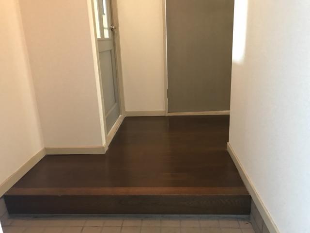 リバーマウスＢ 玄関