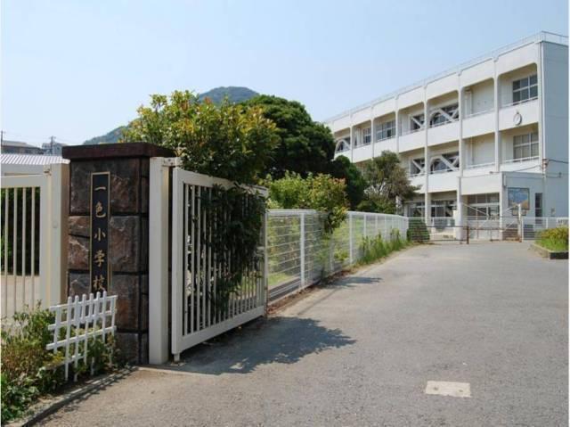 小牧市立　一色小学校：160m
