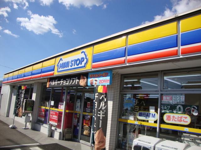 ミニストップ川井町店：276m