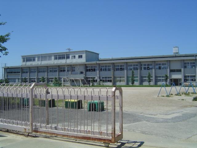 岩倉市立岩倉東小学校：50m