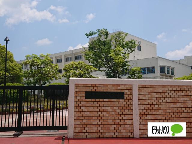 小牧市立桃陵中学校：2174m
