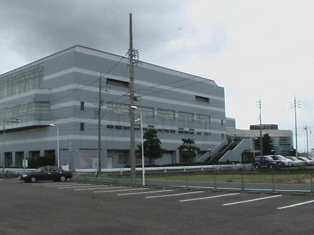 岩倉市総合体育文化センター：560m