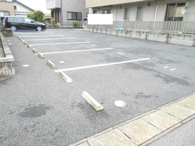 フォレスタ　Ａ（101） 駐車場