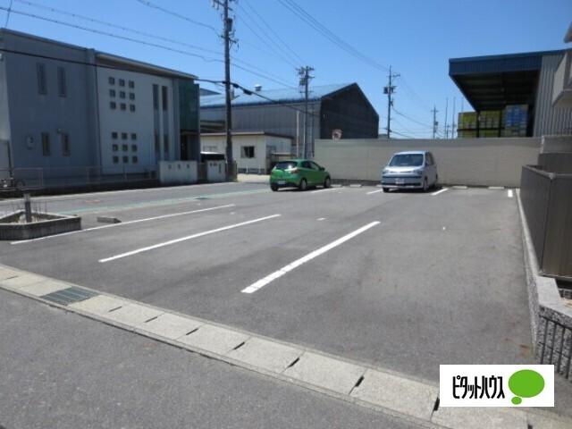 サニーハウス光（202） 駐車場