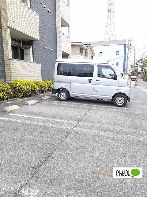 サクラ（303） 駐車場