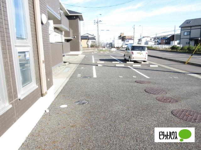 グラン・シャリオ　Ａ（102） 駐車場