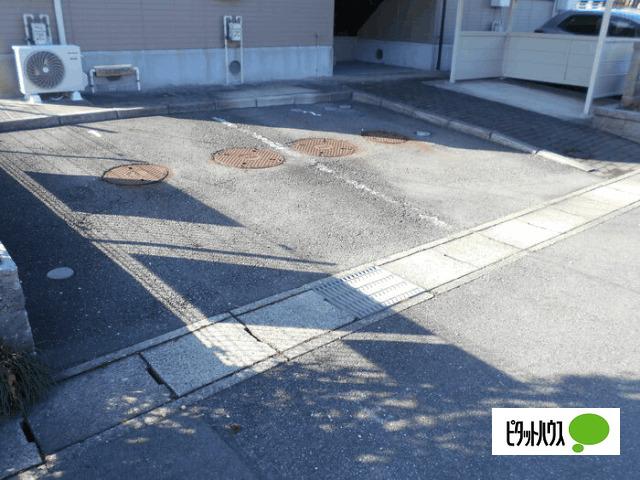 Ｊ’ｓ ２５４（101） 駐車場
