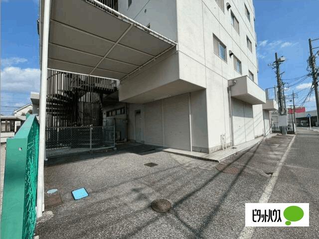 ソレイユ朝宮（1階） 駐車場